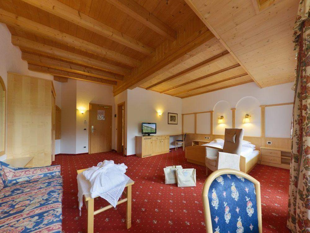 Hotel Diamant Сан-Кассиано Экстерьер фото