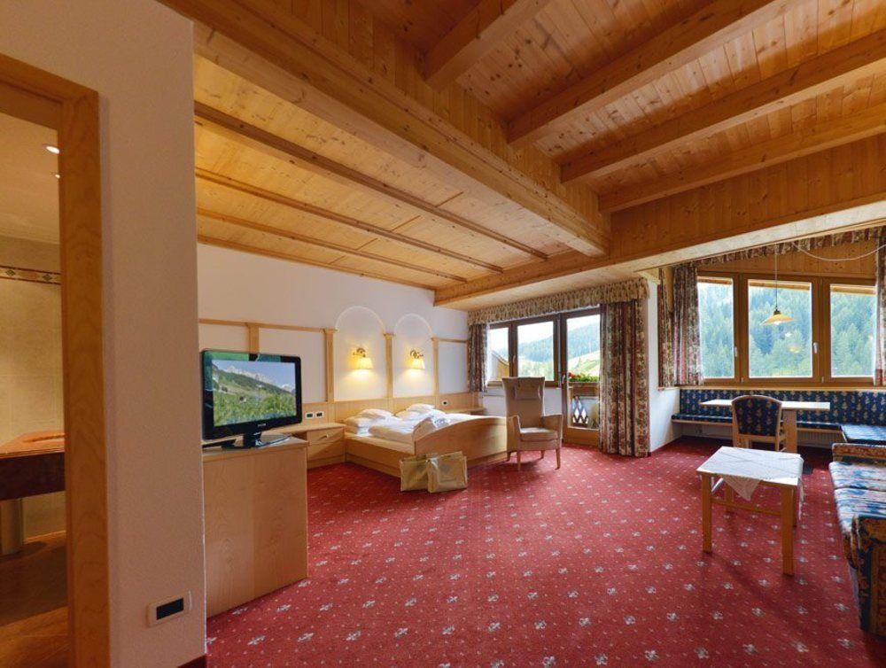 Hotel Diamant Сан-Кассиано Экстерьер фото