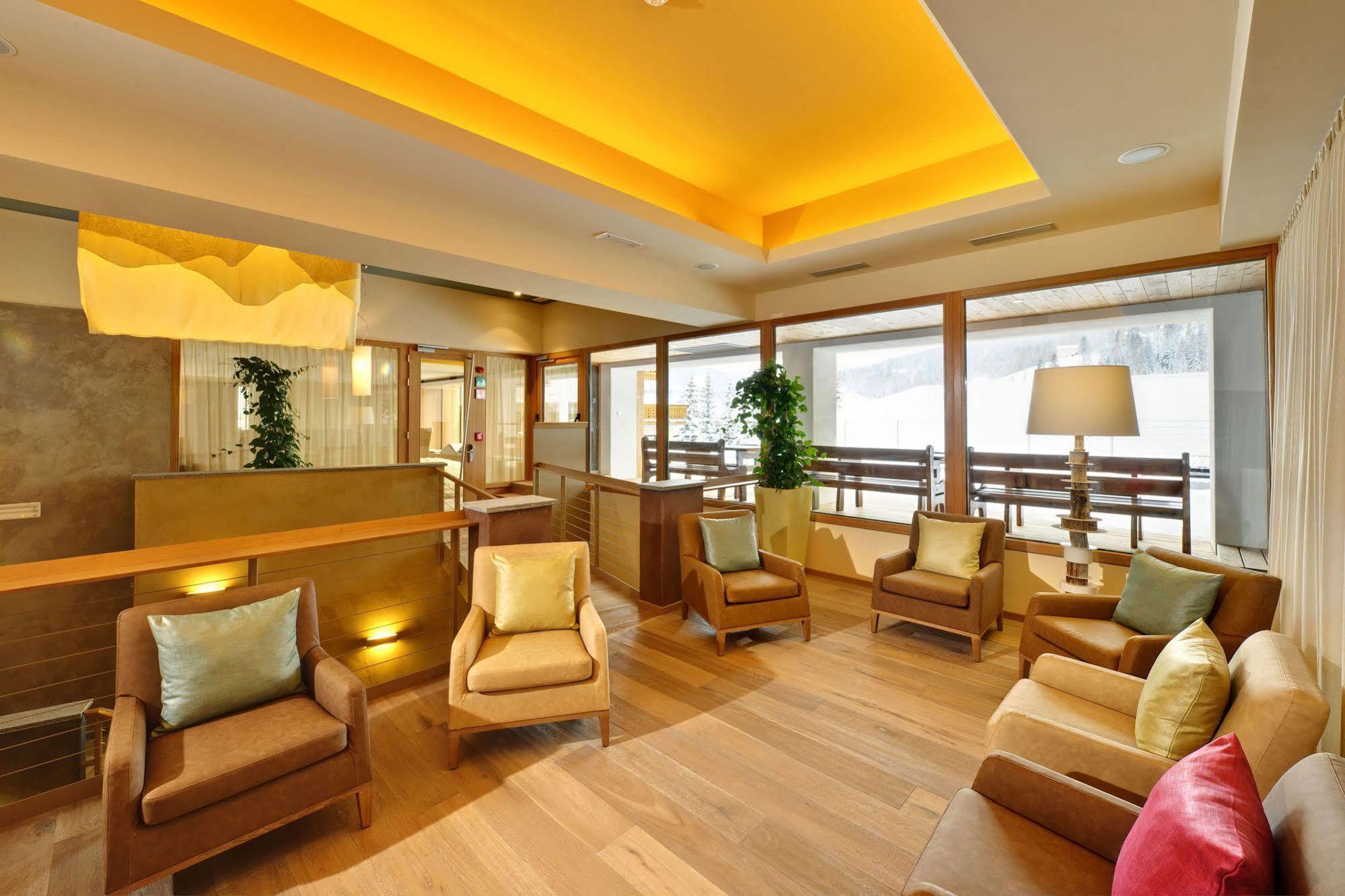 Hotel Diamant Сан-Кассиано Экстерьер фото