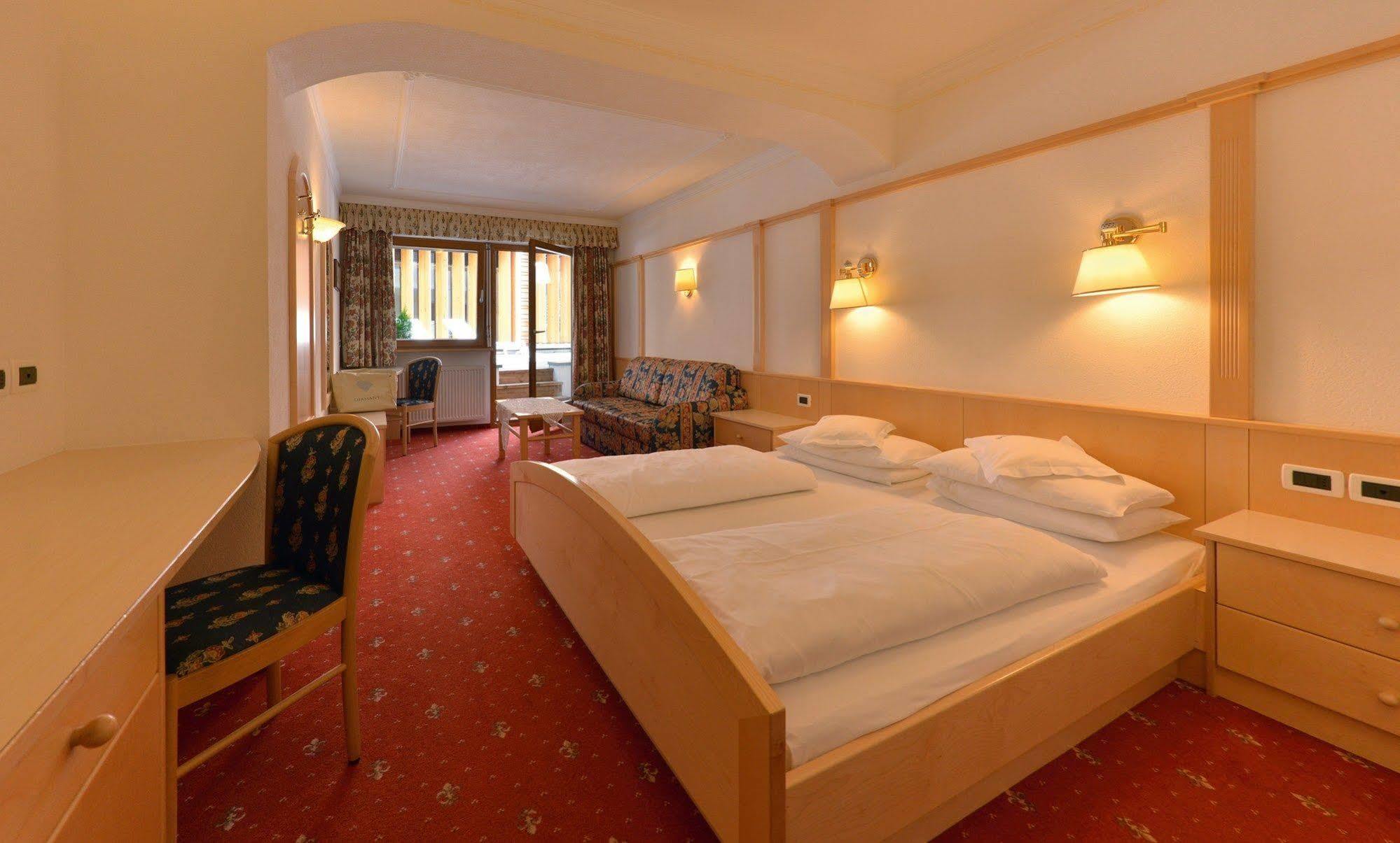Hotel Diamant Сан-Кассиано Экстерьер фото